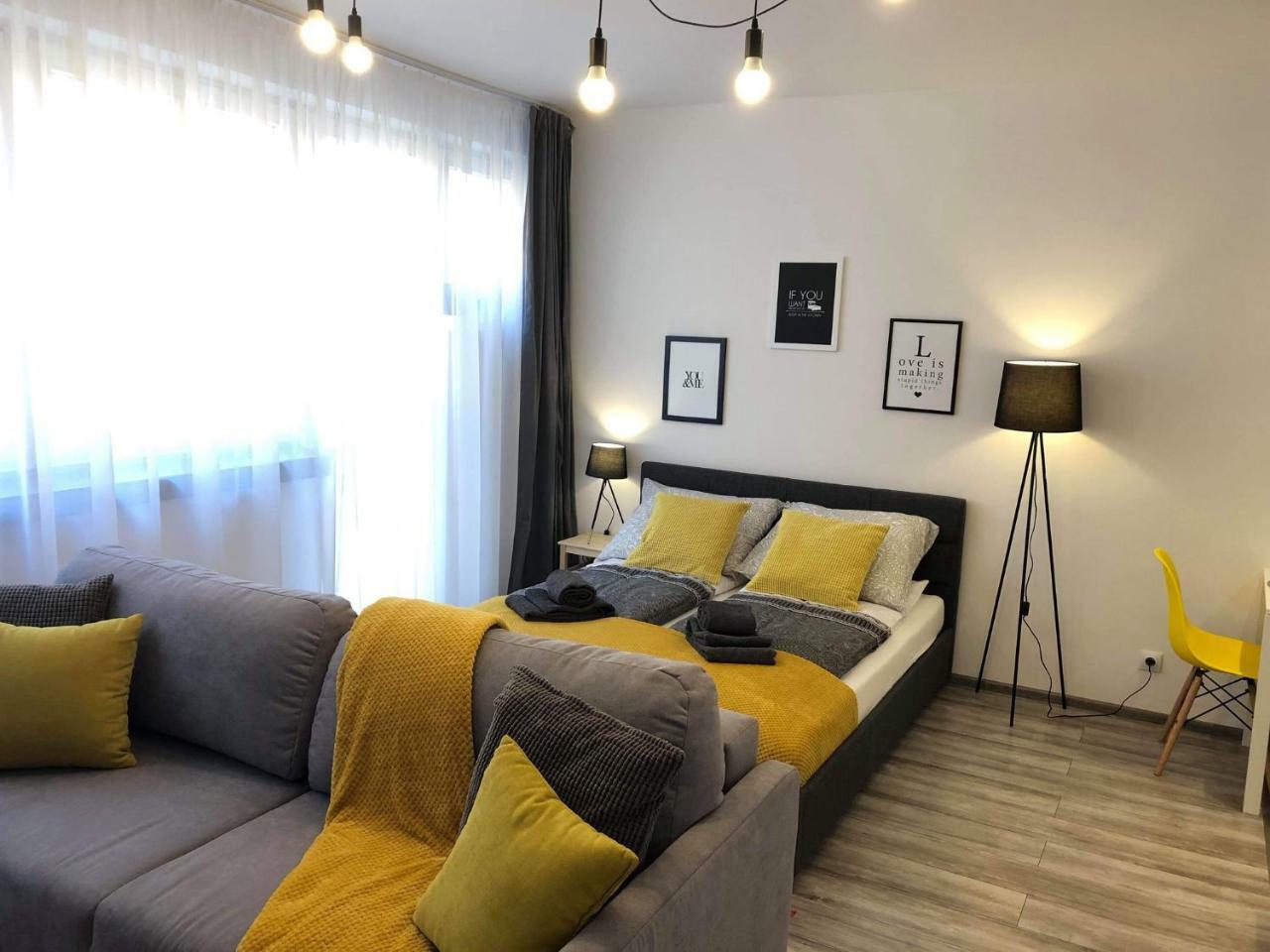 Apartament Szczesliwa 13 - Plac Ratuszowy Jelenia Gora Exterior photo