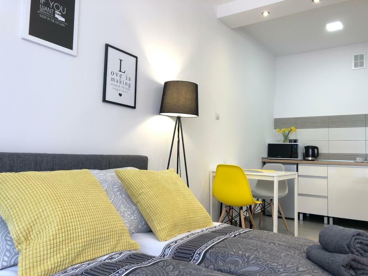 Apartament Szczesliwa 13 - Plac Ratuszowy Jelenia Gora Exterior photo