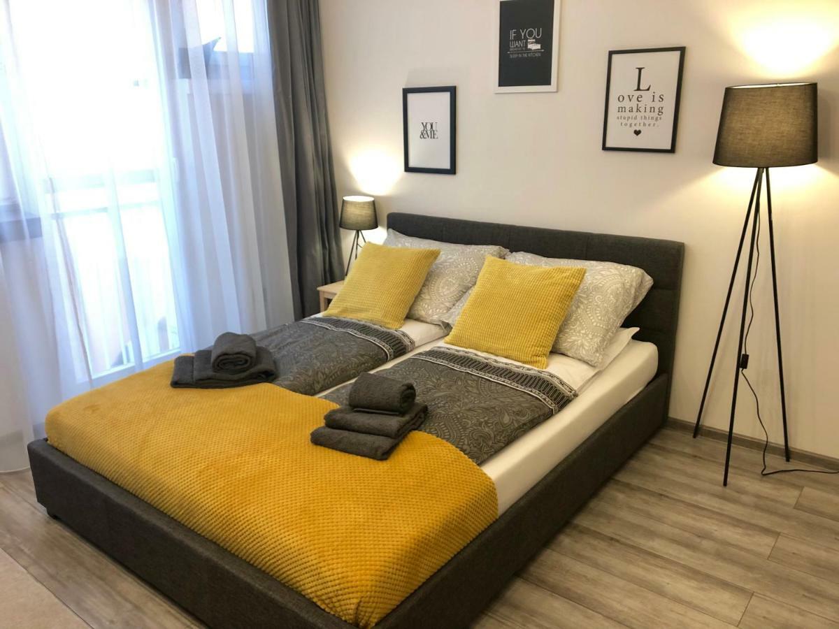 Apartament Szczesliwa 13 - Plac Ratuszowy Jelenia Gora Exterior photo