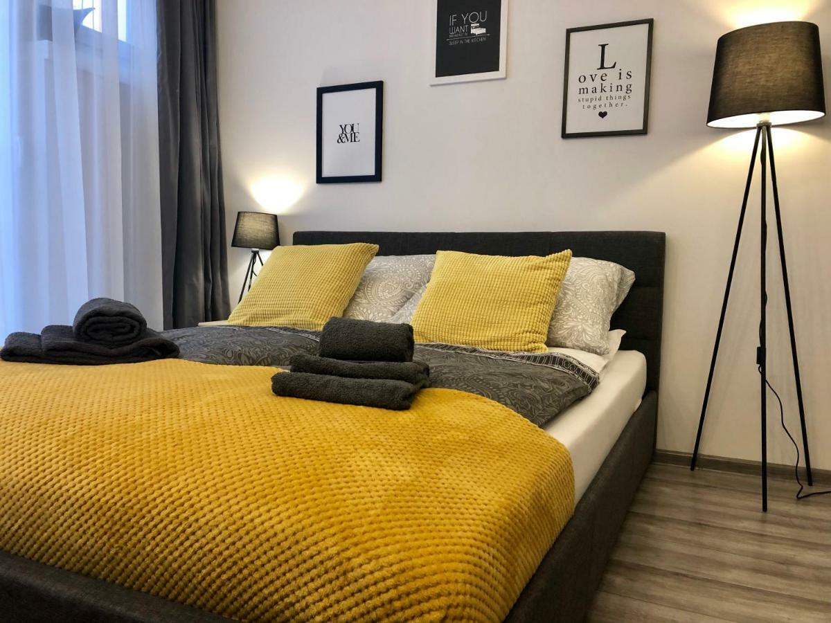 Apartament Szczesliwa 13 - Plac Ratuszowy Jelenia Gora Exterior photo